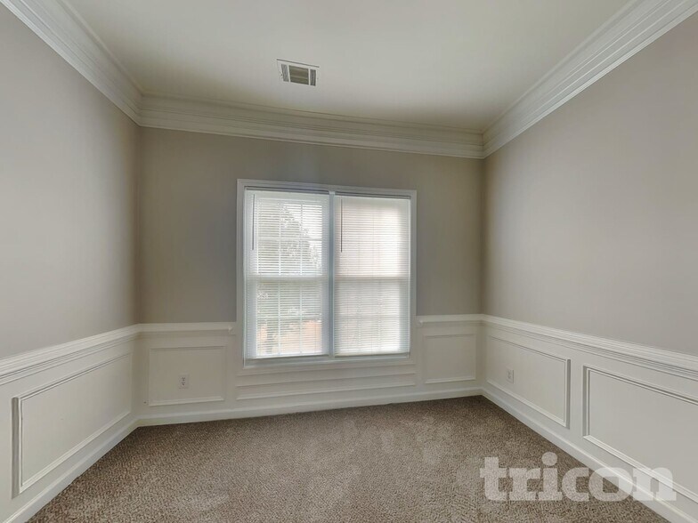 Building Photo - 824 Tibwin Pl SE