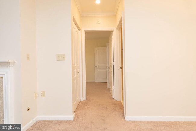 Building Photo - 2204 Westcourt Ln