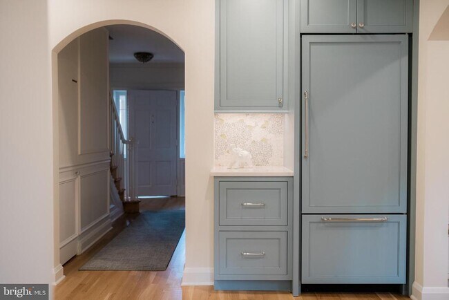 Building Photo - 2210 Boxmere Rd