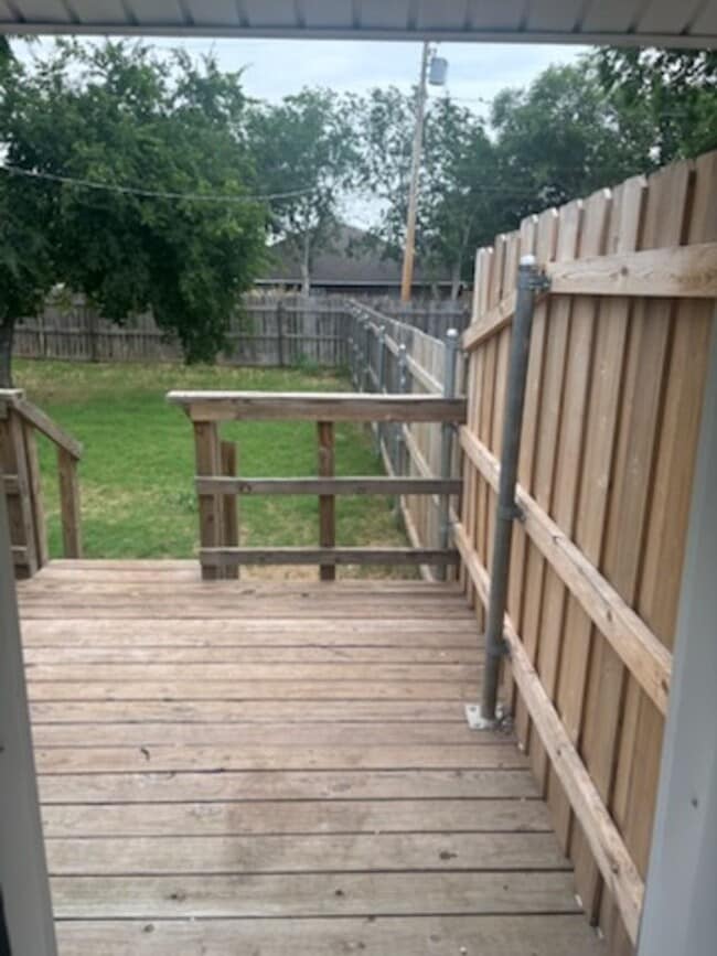 Building Photo - Charming 2-Bedroom, 1-Bath Duplex Near Cameron University