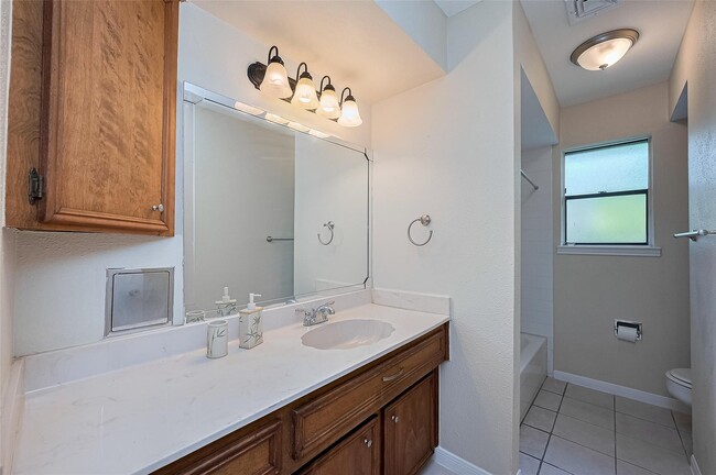 Building Photo - 2762 Foliage Green Dr