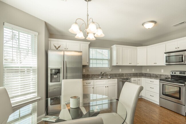 Building Photo - Beautiful Soddy Daisy Home!