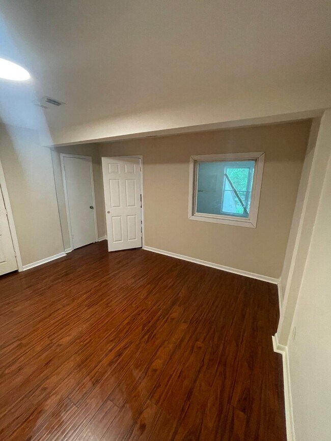 Building Photo - 20313 Sunny Shores Dr