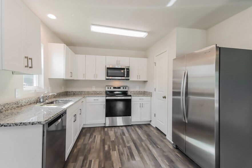 Building Photo - 357 Goldenrod