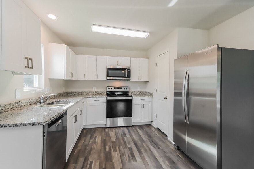 Building Photo - 428 Goldenrod