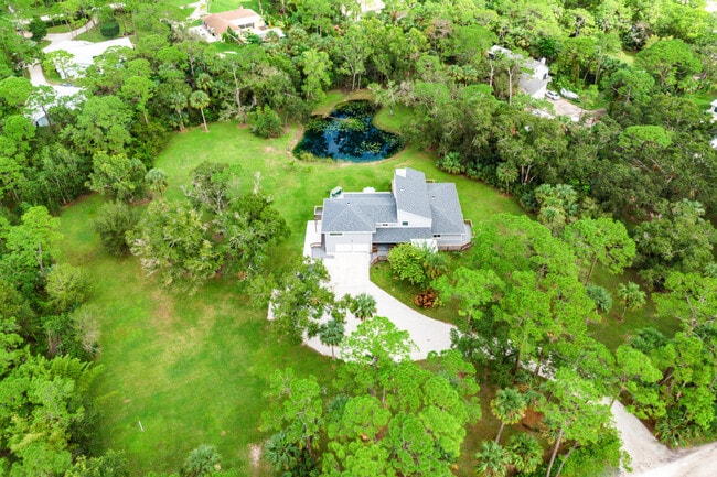 Building Photo - 12151 Old Indiantown Rd