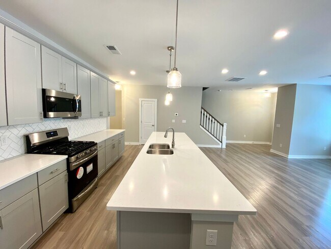 Building Photo - 115 Cranford Dr
