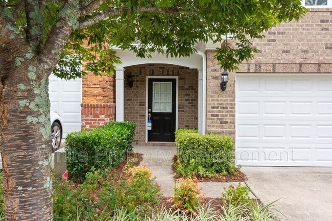 Building Photo - 15648 Canmore St