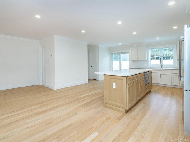 Building Photo - 23 Marwood Rd N