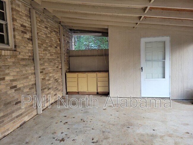 Building Photo - 3503 Crestmore Cir NW