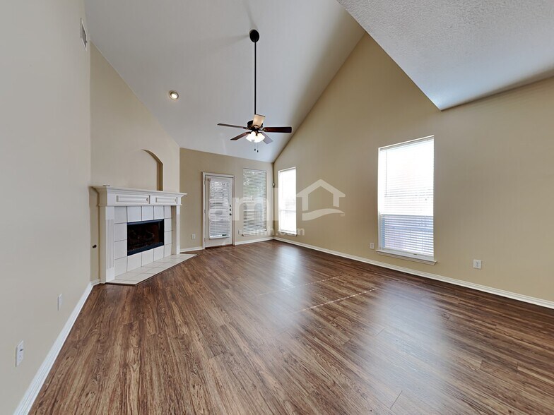 Building Photo - 5401 Pecan Creek Cir