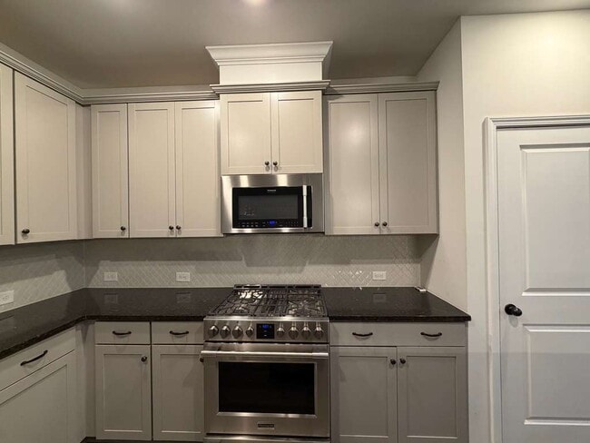 Building Photo - 2029 Statesville Ave