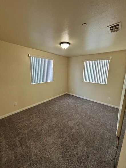 Building Photo - 214 E 97th St