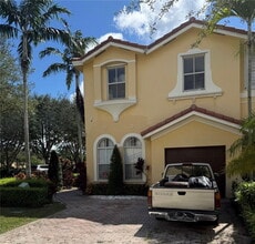 Building Photo - 15030 SW 9th Terrace