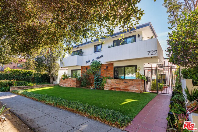 Building Photo - 722 Lincoln Blvd