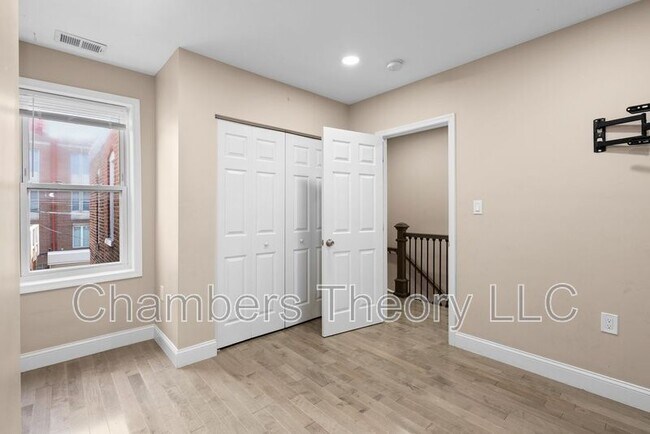 Building Photo - 1641 4th St NW