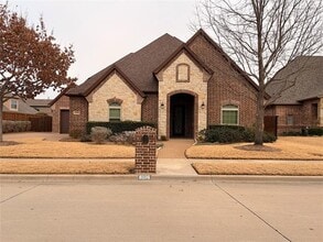 Building Photo - 8116 Canyon Oak Dr