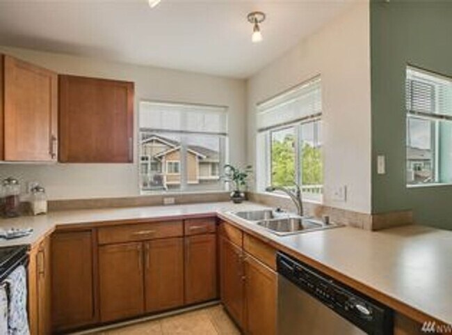 Building Photo - 4050 S 212th Ct