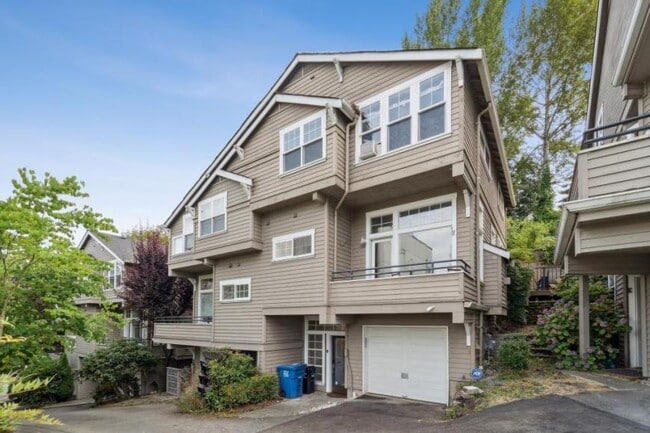 Primary Photo - 3 bedroom in Seattle WA 98112