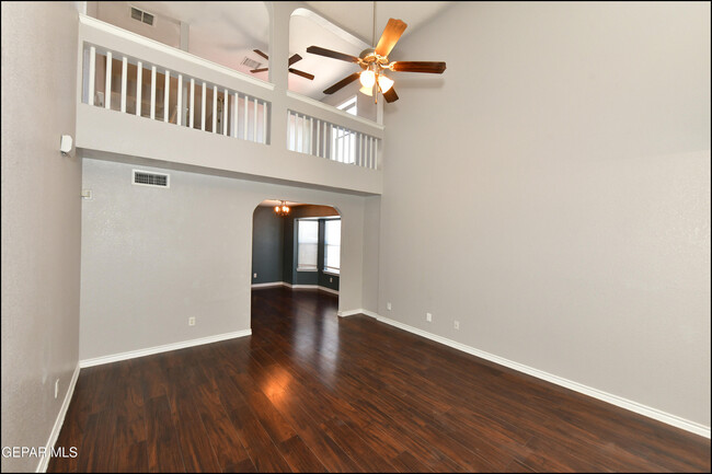 Building Photo - 7065 Falling Leaf Cir