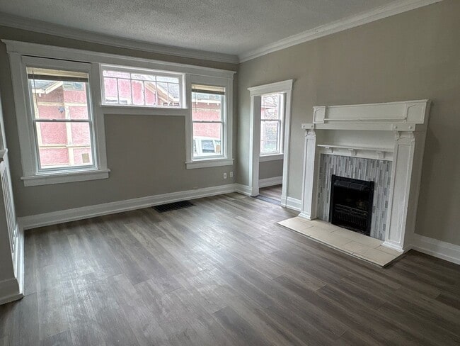 Building Photo - Newly updated 3-bedroom, 1-bath home - Open To Section 8