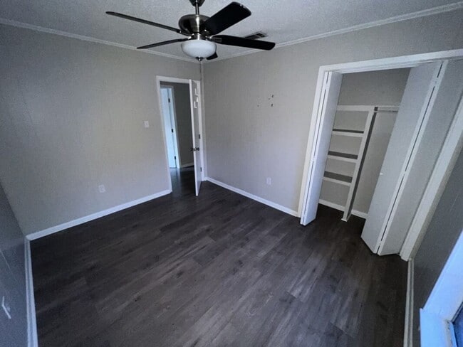 Building Photo - 3-Bedroom, 1.5-Bath Home in Baker  | Available Now!