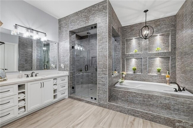 Building Photo - 27 Ensenada Ave