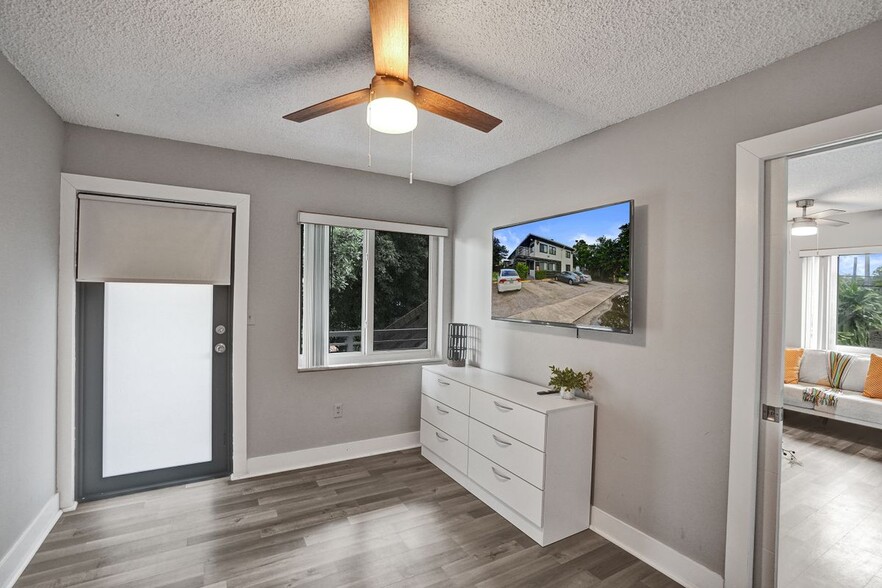 Building Photo - 335 SW 20th St