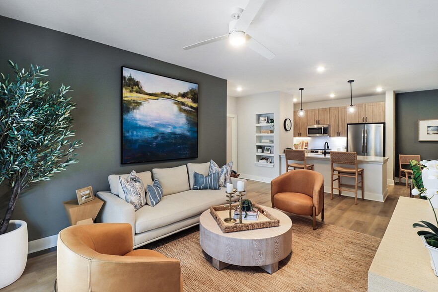 Thoughtfully designed one, two- or three-bedroom apartments and townhomes - The Henslow Daniel Island Apartments & Townhomes