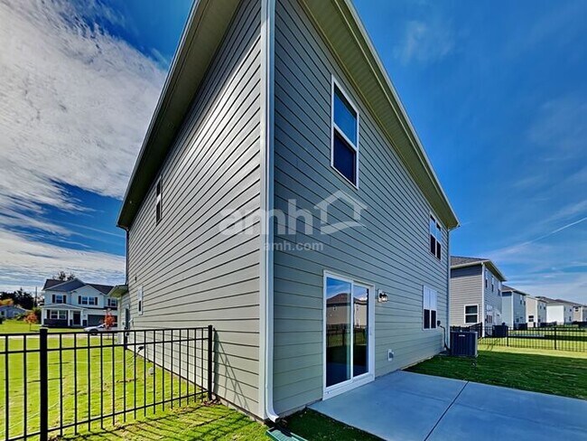 Building Photo - 5218 Virtue Ave