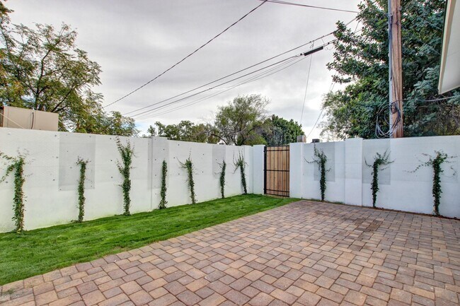 Building Photo - 4515 N 44th St