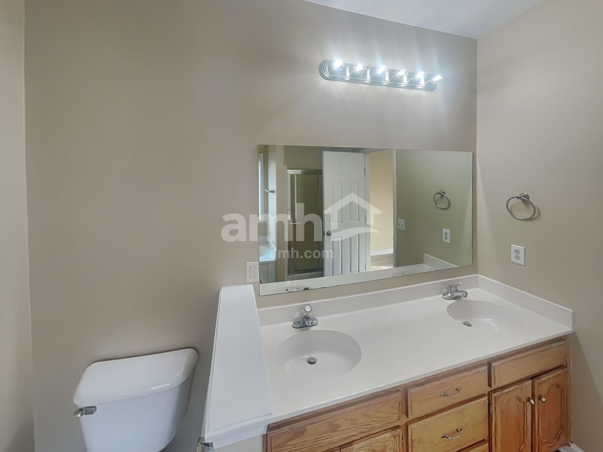 Building Photo - 602 Glenties Dr