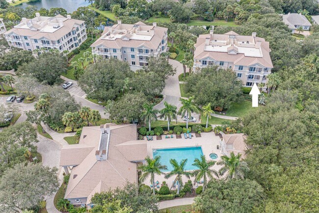 Building Photo - 801 N Swim Club Dr