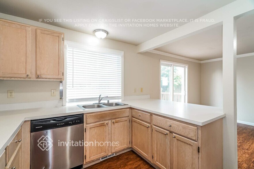 Building Photo - 25107 23rd Ct S