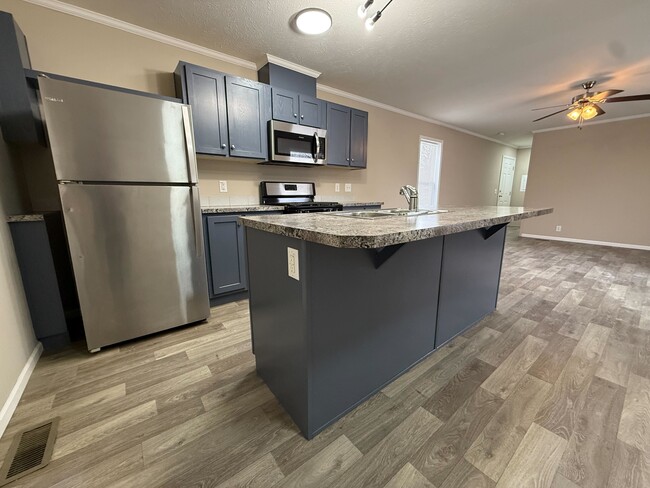 Building Photo - 12501 Apple Ln