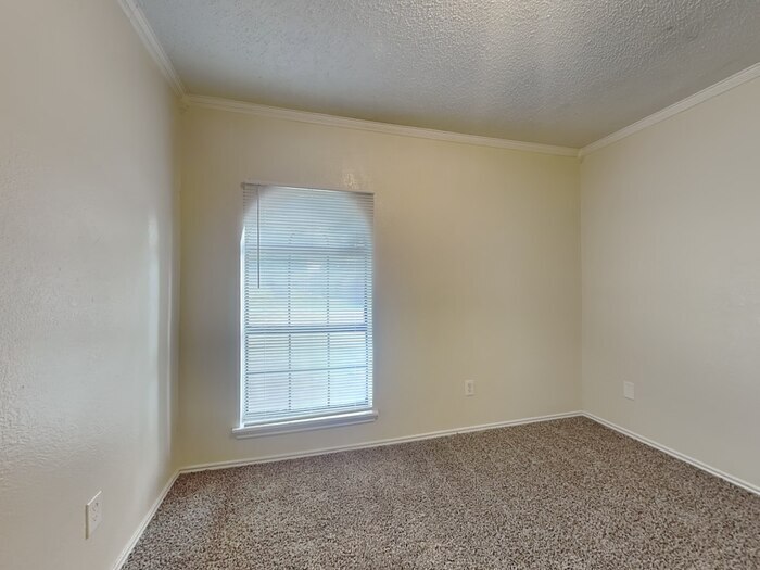 Building Photo - 908 Dunning Dr