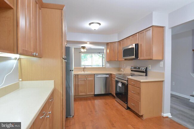 Building Photo - 13326 Waterside Cir