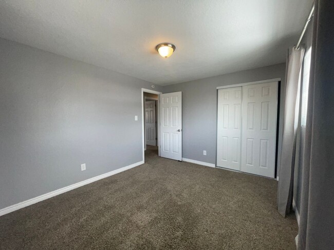 Building Photo - $0 DEPOSIT OPTION. LUXURY ARVADA RENTAL: U...