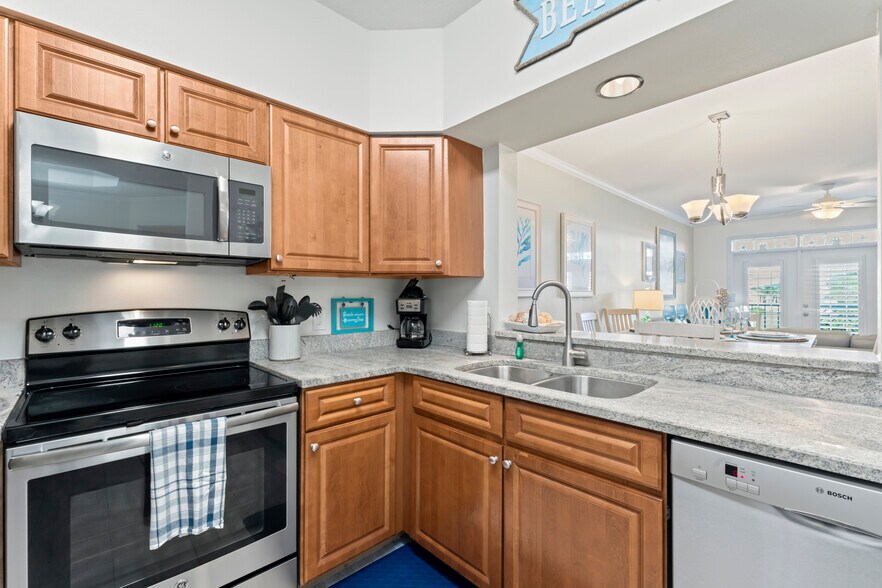 Building Photo - 265 Atlantis Cir