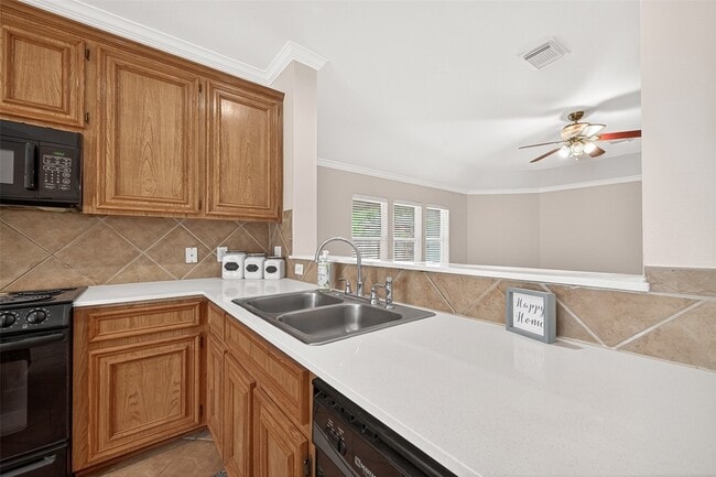 Building Photo - 1646 Martin Lake Dr