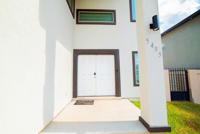 Building Photo - 5405 Jersey Dr