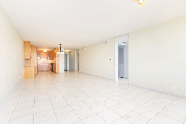 Building Photo - Firework & Harbor Views - Yacht Harbor Tower #1407 1 BD 1 BA 1 PRK