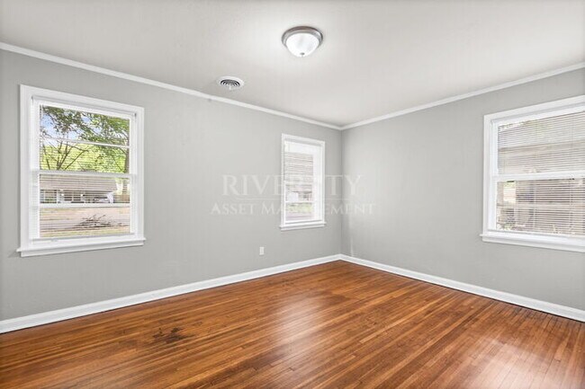 Building Photo - A Must See, Newly Renovated BEAUTY!!! Section 8 Is Welcomed !!!!