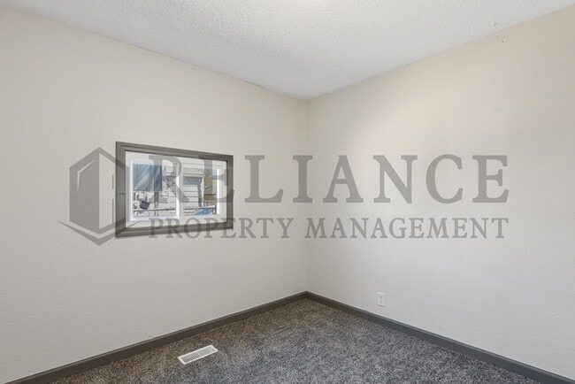 Building Photo - 125 Grover Ave