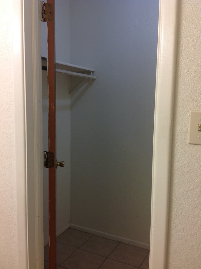 Building Photo - Vista on Majestic