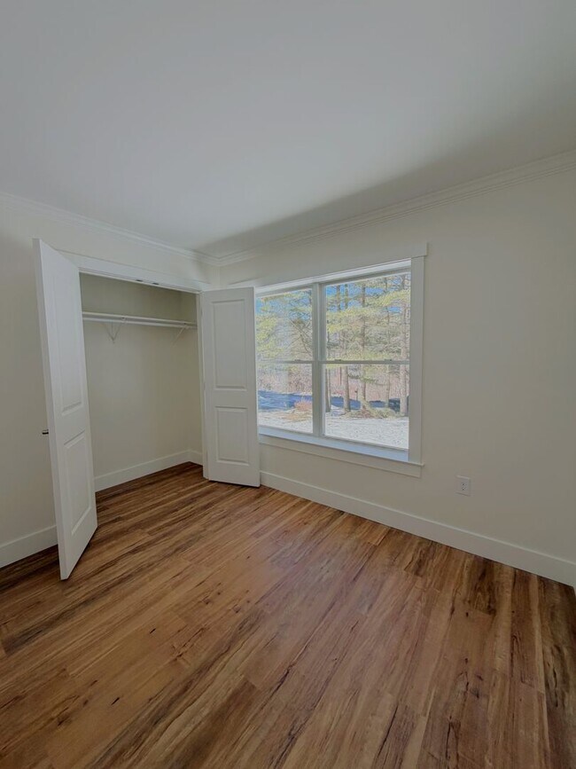 Building Photo - 125A Tamarack Rd