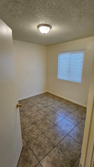 Building Photo - 429 S Backer Ave