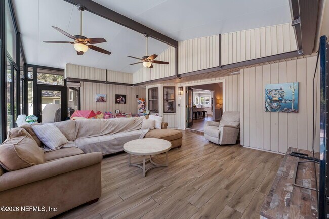 Building Photo - 4340 Blue Heron Dr