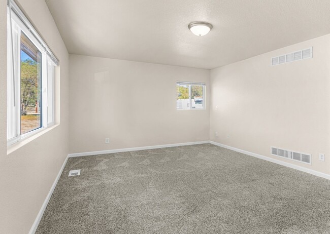 Building Photo - Newly remodeled single family home offering application fees waived as well as $200 off First Mon...