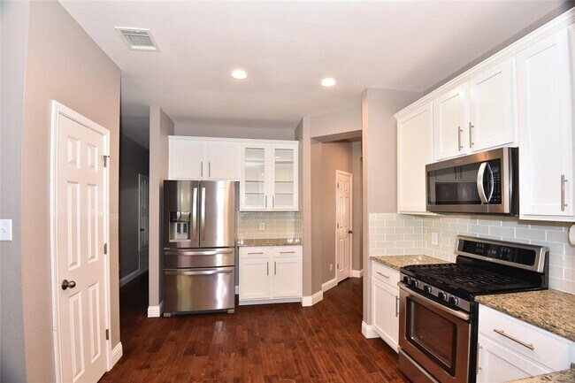 Building Photo - 14605 Ballyclarc Dr